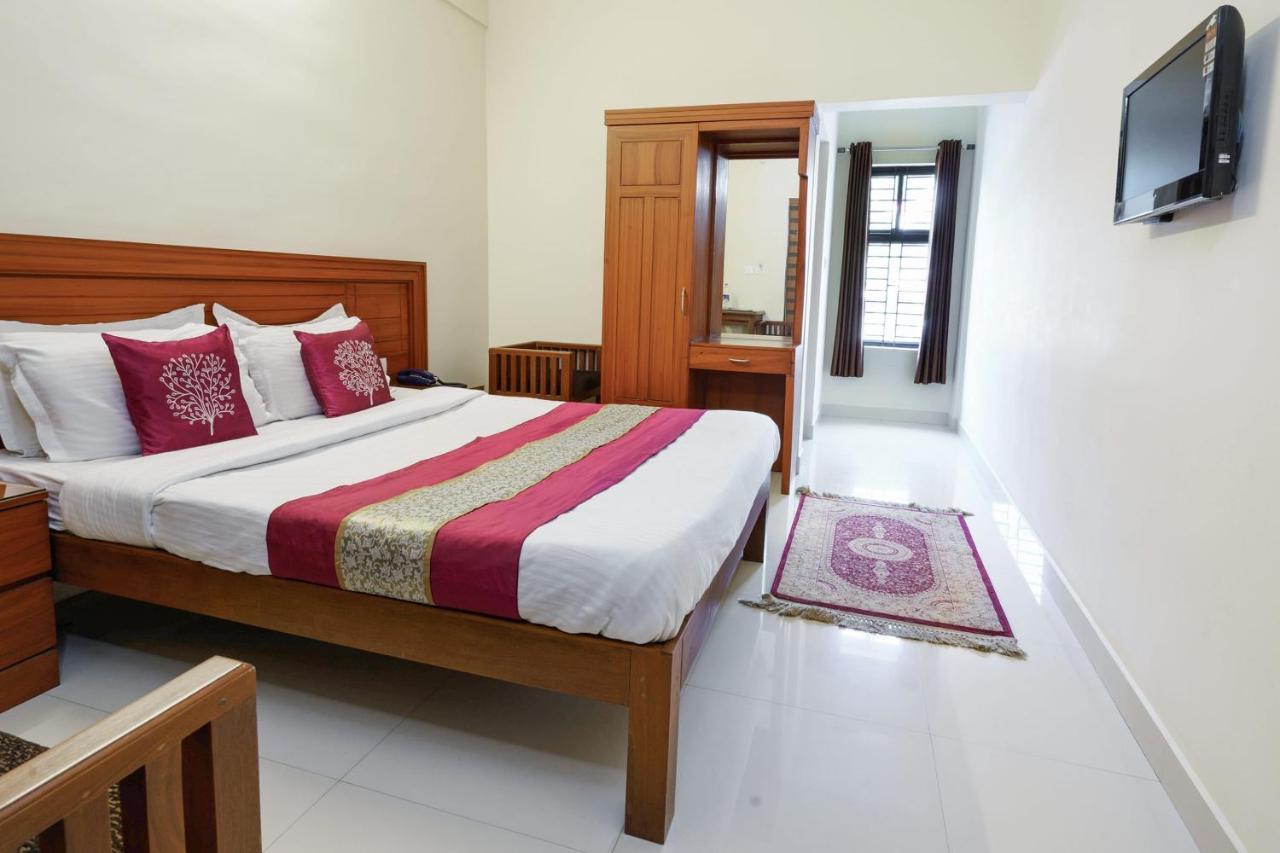 مانانثافادي Oyo 9404 Hotel White Fort المظهر الخارجي الصورة