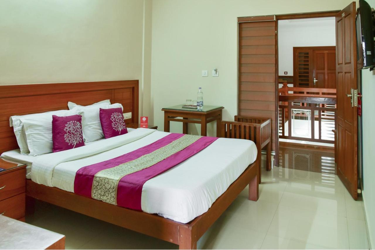 مانانثافادي Oyo 9404 Hotel White Fort المظهر الخارجي الصورة